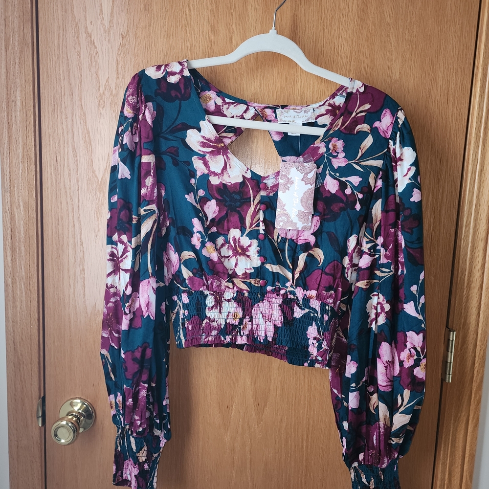 NWT $40 Band Of The Free Floral Keyhole Blouse in Teal Purple and Pink